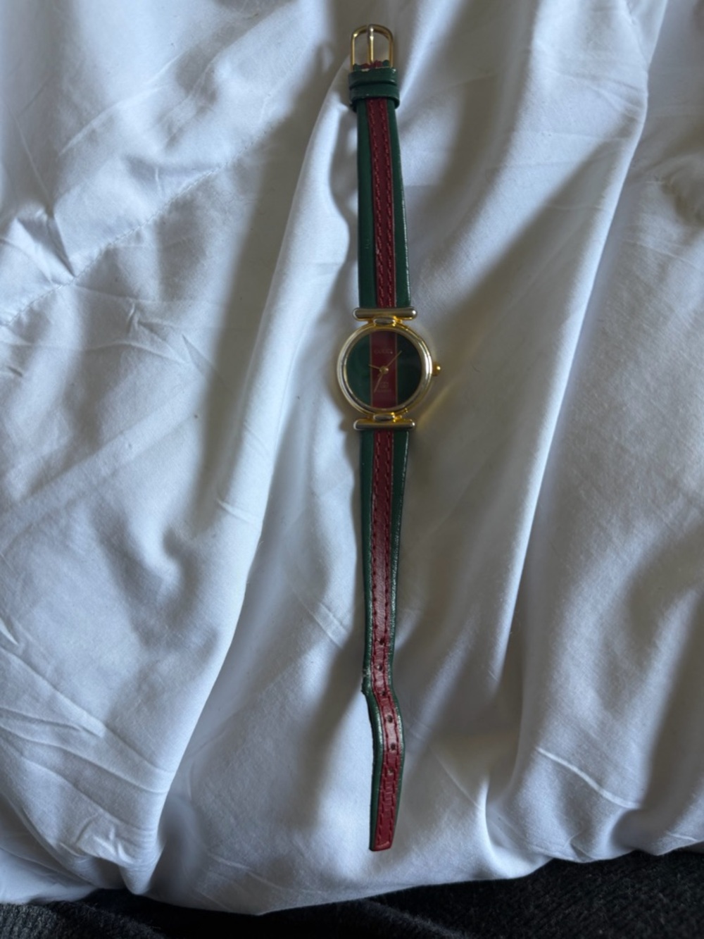 Gucci Green and Red Stripe Leather Strap Gold-Tone Round Watch